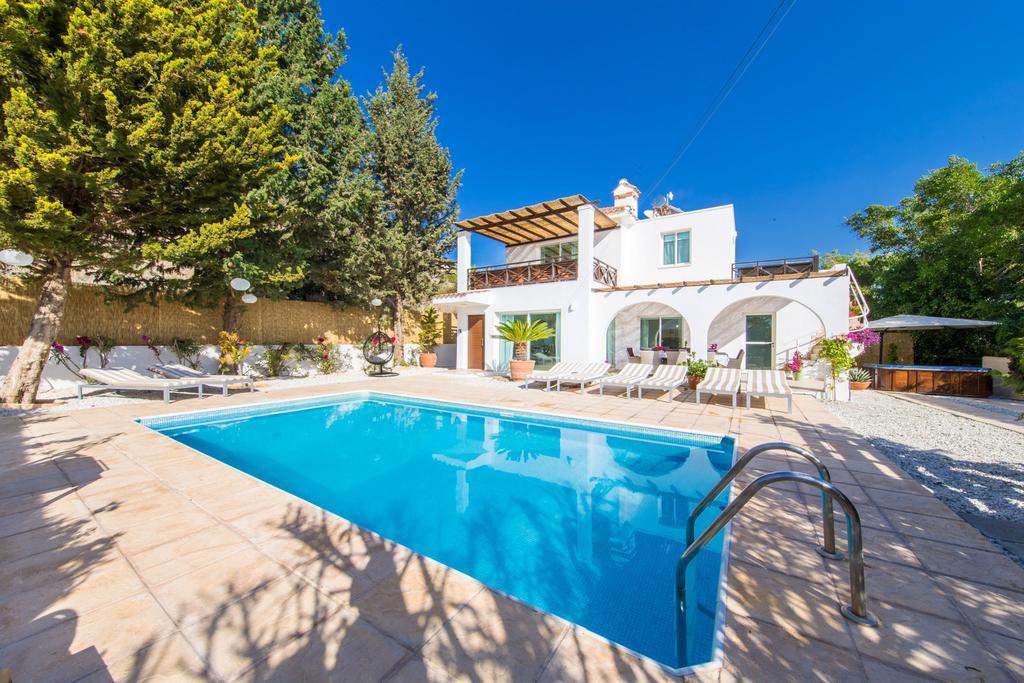 Villa Eva Peyia Bagian luar foto
